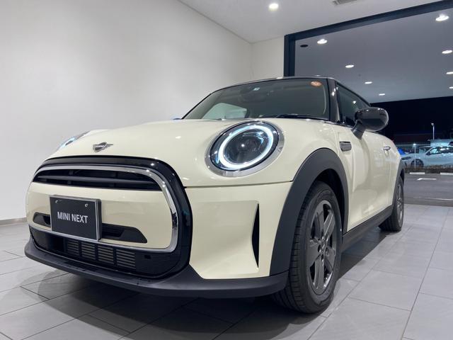 クーパー 現行モデル クラシックトリム 禁煙車 ハーフレザーシート 衝突軽減ブレーキ Bluetooth/USB 前車追従機能(ACC) バックカメラ 後方センサー LEDヘッドライト ドライビングスイッチ(40枚目)
