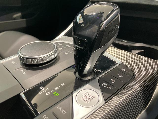 318iツーリング Mスポーツ 弊社デモンストレーションカー 前車追従クルーズコントロール 後退アシスト パーキングアシスト トップビューカメラ 全方位センサー オートトランク ハーフレザーシート パワーシート 禁煙車(25枚目)