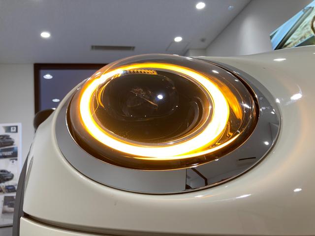 クーパー 弊社デモンストレーションカー 前車追従クルーズコントロール インテリジェントセーフティ ブラックハーフレザーシート バックカメラ 後方センサー LEDヘッドライト アイドリングストップ(8枚目)