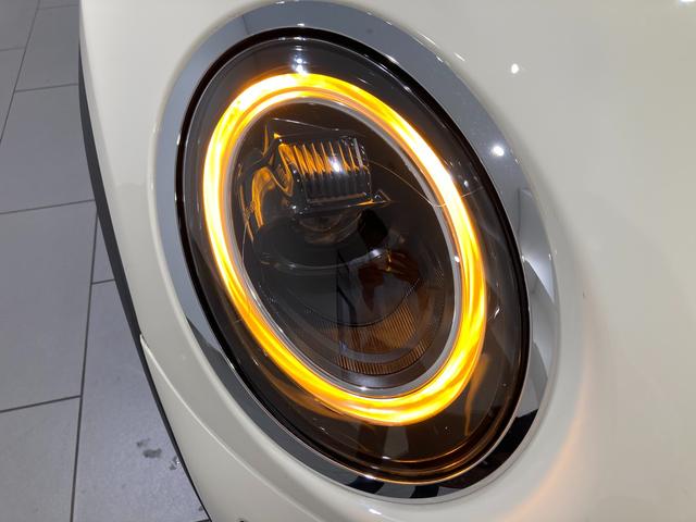クーパー 弊社デモンストレーションカー 前車追従クルーズコントロール インテリジェントセーフティ ブラックハーフレザーシート バックカメラ 後方センサー LEDヘッドライト アイドリングストップ(10枚目)