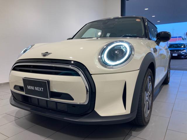クーパー 弊社デモンストレーションカー 前車追従クルーズコントロール インテリジェントセーフティ ブラックハーフレザーシート バックカメラ 後方センサー LEDヘッドライト アイドリングストップ(39枚目)