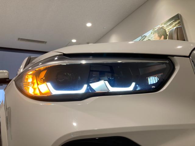 xDrive 35d Mスポーツ ブラックレザー電動シート 禁煙車 全席シートヒーター 後退アシスト 全方位カメラ/障害物センサー パーキングアシスト ドライビングアシスト 地デジチューナー 20インチAW 電動トランク LED(7枚目)