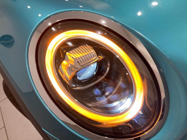 クーパー コンバーチブル 禁煙車 LEDヘッドライト ユニオンジャックテールライト 被害軽減ブレーキ MINI純正ナビ コンフォートアクセス 前後センサー パーキングアシスト バックカメラ Bluetoothアンビエントライト(16枚目)