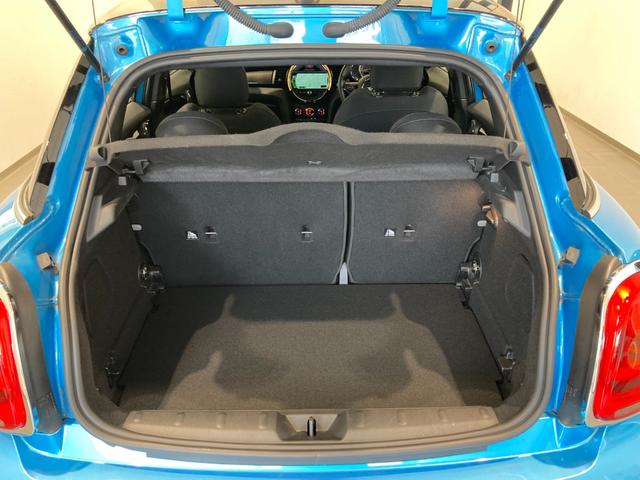 クーパーSD 禁煙車 クルーズコントロール パドル JCWステアリング 後方センサー コンフォートアクセス LEDヘッドライト ミラーETC バックカメラ ブラックスポーツシート 純正HDDナビ バックカメラ(13枚目)
