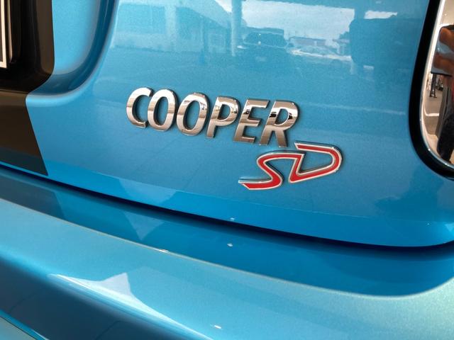 クーパーSD 禁煙車 クルーズコントロール パドル JCWステアリング 後方センサー コンフォートアクセス LEDヘッドライト ミラーETC バックカメラ ブラックスポーツシート 純正HDDナビ バックカメラ(48枚目)