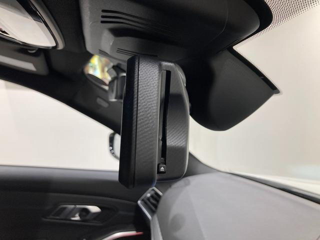 320d xDrive Mスポーツ パーキングアシスト 後退アシスト ハーフレザーシート シートヒーター 純正前後ドラレコ ワイヤレスチャージャー アンビエントライト 前後センサー バックカメラ 前車追従クルーズコントロール(22枚目)
