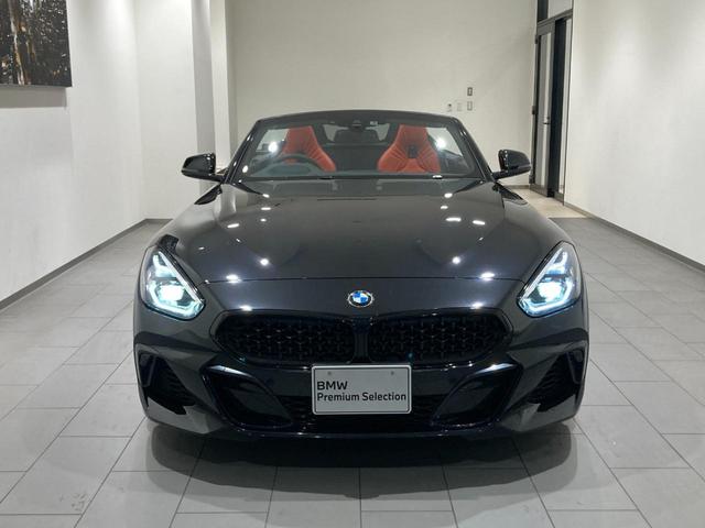 M40i レッドレザー電動シート 禁煙車 シートヒーター ハーマンカードン ヘッドアップディスプレイ パーキングアシスト 後退アシスト 前後障害物センサー 前車追従機能 19インチAW 衝突軽減ブレーキ LED(5枚目)
