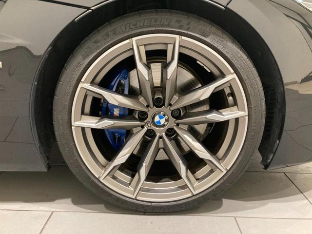 M40i レッドレザー電動シート 禁煙車 シートヒーター ハーマンカードン ヘッドアップディスプレイ パーキングアシスト 後退アシスト 前後障害物センサー 前車追従機能 19インチAW 衝突軽減ブレーキ LED(16枚目)