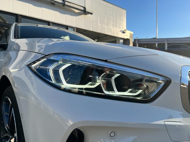 118d Mスポーツ 弊社デモンストレーションカー 前車追従クルーズコントロール オートトランンク インテリジェントセーフティ ハーフレザー オートホールド バックカメラ 前後センサー LEDヘッドライト 18アルミ(14枚目)