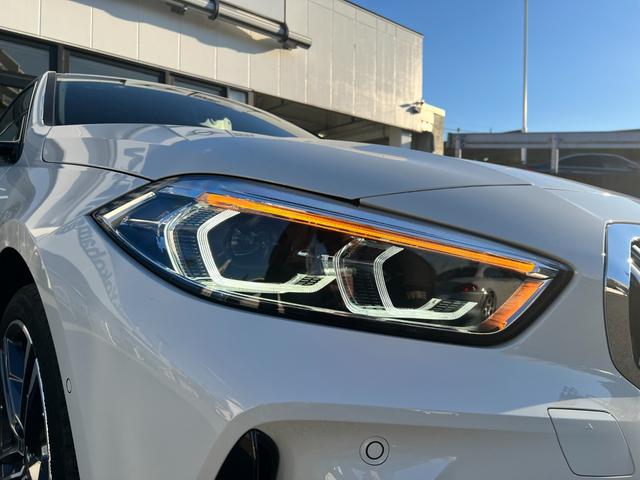 118d Mスポーツ 弊社デモンストレーションカー 前車追従クルーズコントロール オートトランンク インテリジェントセーフティ ハーフレザー オートホールド バックカメラ 前後センサー LEDヘッドライト 18アルミ(15枚目)