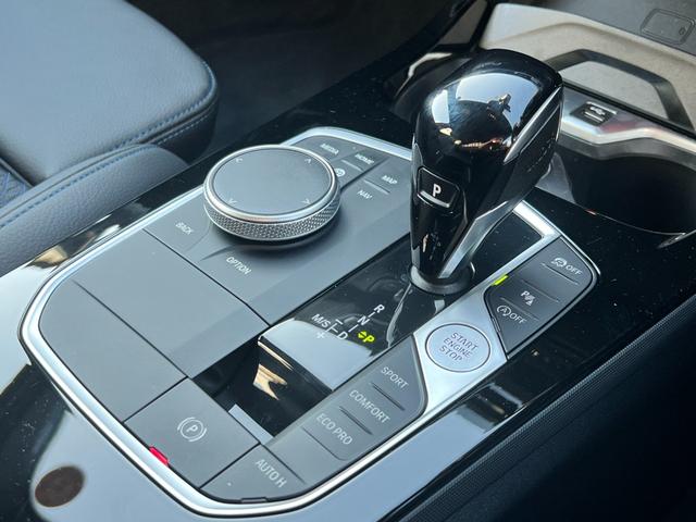 118d Mスポーツ 弊社デモンストレーションカー 前車追従クルーズコントロール オートトランンク インテリジェントセーフティ ハーフレザー オートホールド バックカメラ 前後センサー LEDヘッドライト 18アルミ(31枚目)