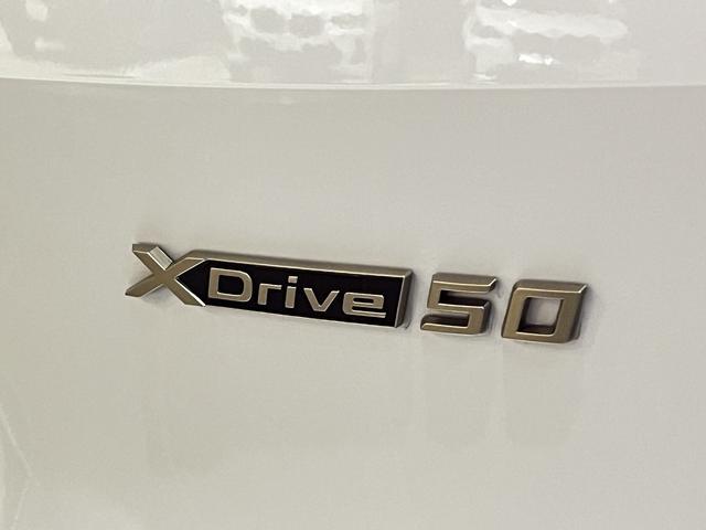 ｉＸ ｘＤｒｉｖｅ　５０　１オーナー　禁煙車　ブラックレザー電動シート　ハーマンカードンスピーカー　ガラスルーフ　ヘッドアップディスプレ　２２インチＡＷ　ステアリングヒーター　シートヒーター／シートクーラー　トップビューカメラ（49枚目）