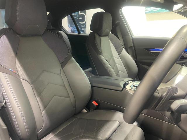 ５シリーズ ５２３ｄ　ｘＤｒｉｖｅ　Ｍスポーツ　【正規認定中古車】【全国正規ディーラー保証付／２年・走行距離無制限】弊社デモ　ブラックレザーシート　ハーマンカードンスピーカー　パノラマサンルーフ　シートヒーター　コンフォートドライビングパッケージ（4枚目）