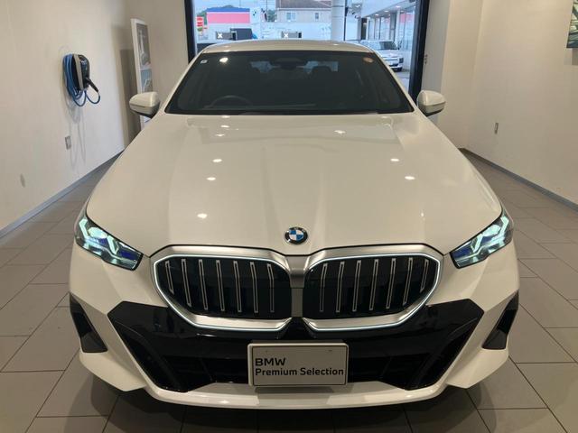 ５シリーズ ５２３ｄ　ｘＤｒｉｖｅ　Ｍスポーツ　【正規認定中古車】【全国正規ディーラー保証付／２年・走行距離無制限】弊社デモ　ブラックレザーシート　ハーマンカードンスピーカー　パノラマサンルーフ　シートヒーター　コンフォートドライビングパッケージ（57枚目）