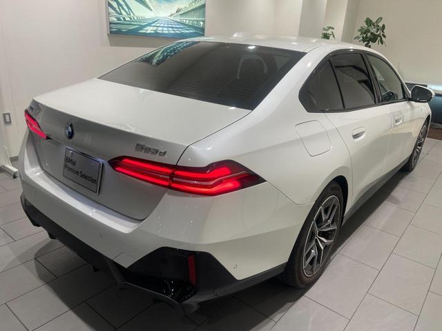 ５シリーズ ５２３ｄ　ｘＤｒｉｖｅ　Ｍスポーツ　【正規認定中古車】【全国正規ディーラー保証付／２年・走行距離無制限】弊社デモ　ブラックレザーシート　ハーマンカードンスピーカー　パノラマサンルーフ　シートヒーター　コンフォートドライビングパッケージ（64枚目）