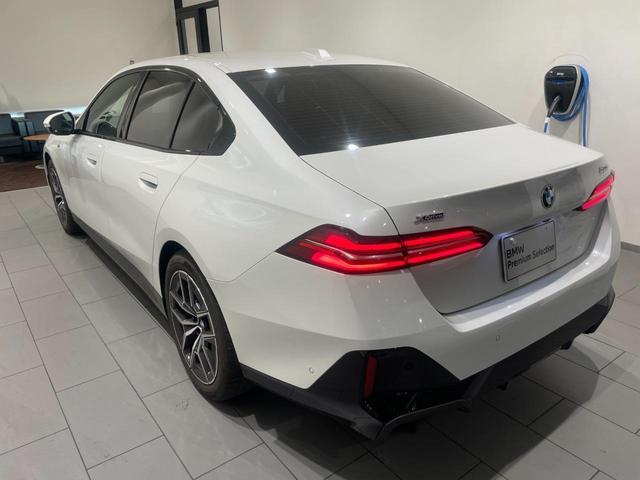５シリーズ ５２３ｄ　ｘＤｒｉｖｅ　Ｍスポーツ　【正規認定中古車】【全国正規ディーラー保証付／２年・走行距離無制限】弊社デモ　ブラックレザーシート　ハーマンカードンスピーカー　パノラマサンルーフ　シートヒーター　コンフォートドライビングパッケージ（71枚目）