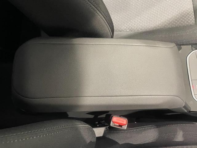 １シリーズ １１８ｄ　プレイ　１６ＡＷ　禁煙車　アクティブクルーズコントロール　インテリジェントセーフティー　オートトランク　バックカメラ　パーキングアシスト　スクリーンミラーリング　ＬＥＤライト　前後センサー　Ｂｌｕｅｔｏｏｔｈ（40枚目）