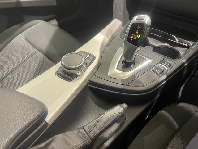 ３シリーズ ３１８ｉ　当店下取　禁煙車　ＬＣＩ　衝突軽減ブレーキ　ＬＥＤヘッドライト　バックカメラ　クルーズコントロール　ミラーＥＴＣ　ＢＬＵＥＴＯＯＴＨ　ミュージックコレクション　１６インチホイール　コンフォートアクセス（34枚目）