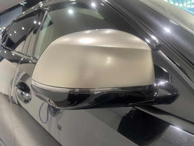 Ｘ６ Ｍ５０ｉ　レッドレザー電動シート　パノラマサンルーフ　禁煙車　ヘッドアップディスプレイ　２２インチＡＷ　トップビューカメラ　保冷温ドリンクホルダー　ＬＥＤヘッドライト　トップビューカメラ　全方位障害物センサー（12枚目）