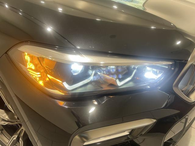 Ｘ６ Ｍ５０ｉ　レッドレザー電動シート　パノラマサンルーフ　禁煙車　ヘッドアップディスプレイ　２２インチＡＷ　トップビューカメラ　保冷温ドリンクホルダー　ＬＥＤヘッドライト　トップビューカメラ　全方位障害物センサー（57枚目）