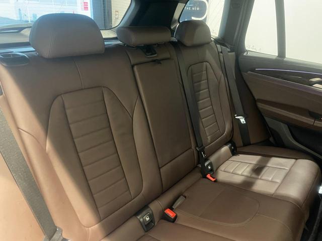 Ｘ３ ｘＤｒｉｖｅ　２０ｄ　Ｍスポーツハイラインパッケージ　ブラウンレザー電動シート　ワンオーナー　禁煙車　全方位カメラ／障害物センサー　地デジ　アクティブクルーズコントロール　シートヒーター　　ヘッドアップディスプレイ　パーキングアシスト　１９インチホイール（25枚目）