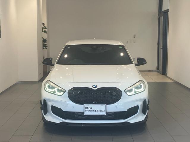 １シリーズ Ｍ１３５ｉ　ｘＤｒｉｖｅ　ストリート・レーサー　弊社下取り車両　４０台限定特別仕様車　禁煙　１オーナー　Ｍパフォーマンスシート　パドルシフト　シートヒーター　アクティブクルーズコントロール　スクリーンミラーリング　前後障害物センサー　ワイヤレス充電（5枚目）