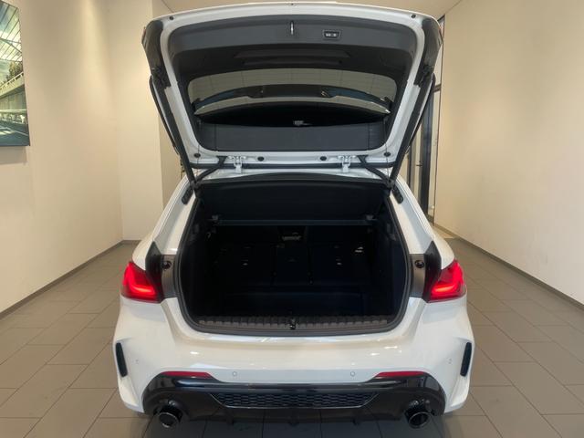 １シリーズ Ｍ１３５ｉ　ｘＤｒｉｖｅ　ストリート・レーサー　弊社下取り車両　４０台限定特別仕様車　禁煙　１オーナー　Ｍパフォーマンスシート　パドルシフト　シートヒーター　アクティブクルーズコントロール　スクリーンミラーリング　前後障害物センサー　ワイヤレス充電（20枚目）