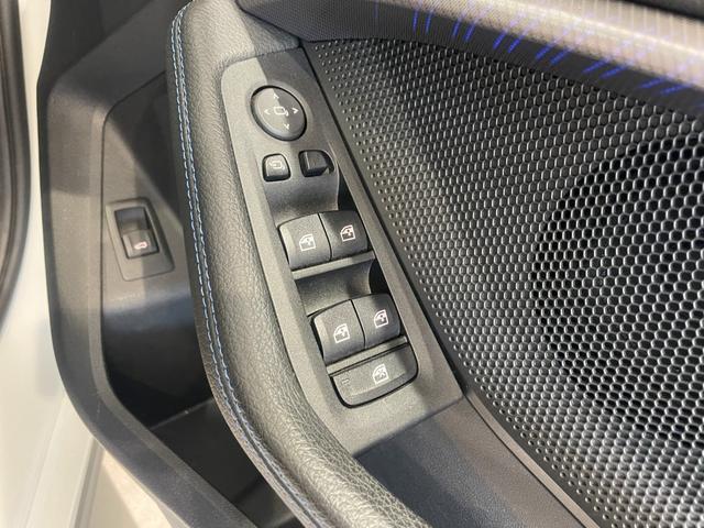 １シリーズ Ｍ１３５ｉ　ｘＤｒｉｖｅ　ストリート・レーサー　弊社下取り車両　４０台限定特別仕様車　禁煙　１オーナー　Ｍパフォーマンスシート　パドルシフト　シートヒーター　アクティブクルーズコントロール　スクリーンミラーリング　前後障害物センサー　ワイヤレス充電（49枚目）
