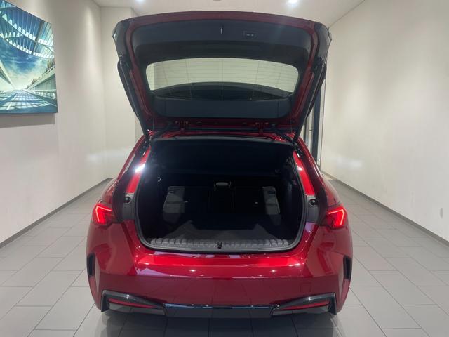 １シリーズ １２０ｄ　弊社デモンストレーションカー　トップビューカメラ／障害物センサー　禁煙車　ヘッドアップディスプレイ　アクティブクルーズコントロール　パーキングアシスト　オートトランク　パワーシート　シートヒーター（19枚目）