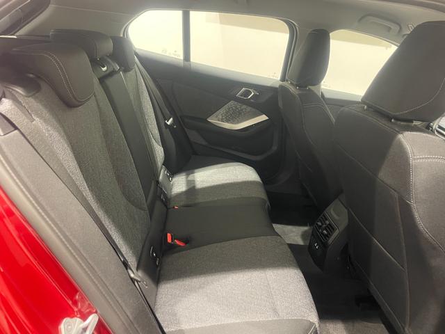 １シリーズ １２０ｄ　弊社デモンストレーションカー　トップビューカメラ／障害物センサー　禁煙車　ヘッドアップディスプレイ　アクティブクルーズコントロール　パーキングアシスト　オートトランク　パワーシート　シートヒーター（22枚目）