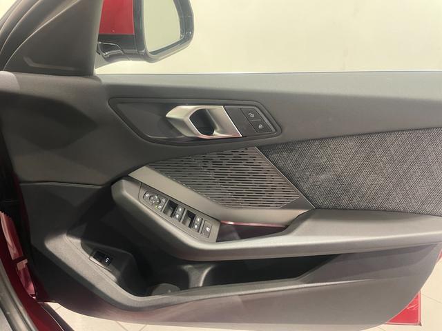 １シリーズ １２０ｄ　弊社デモンストレーションカー　トップビューカメラ／障害物センサー　禁煙車　ヘッドアップディスプレイ　アクティブクルーズコントロール　パーキングアシスト　オートトランク　パワーシート　シートヒーター（43枚目）