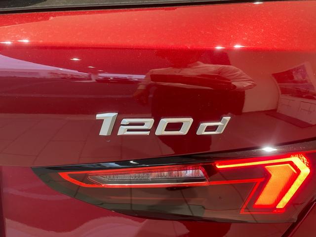 １シリーズ １２０ｄ　弊社デモンストレーションカー　トップビューカメラ／障害物センサー　禁煙車　ヘッドアップディスプレイ　アクティブクルーズコントロール　パーキングアシスト　オートトランク　パワーシート　シートヒーター（59枚目）