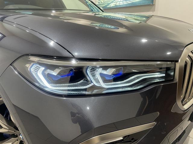 Ｘ７ Ｍ５０ｉ　ブラウンレザー電動シート　禁煙　２２インチＡＷ　ハーマンカードン　ヘッドアップディスプレイ　スカイラウンジサンルーフ　トップビューカメラ　全方位障害物センサー　パーキングアシスト　電動トランク（5枚目）