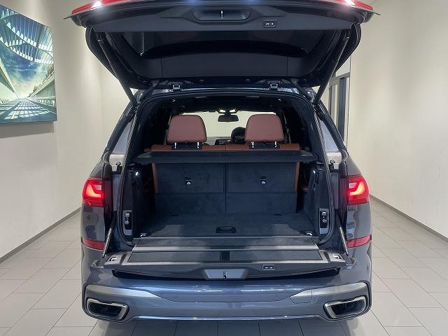 Ｘ７ Ｍ５０ｉ　ブラウンレザー電動シート　禁煙　２２インチＡＷ　ハーマンカードン　ヘッドアップディスプレイ　スカイラウンジサンルーフ　トップビューカメラ　全方位障害物センサー　パーキングアシスト　電動トランク（18枚目）