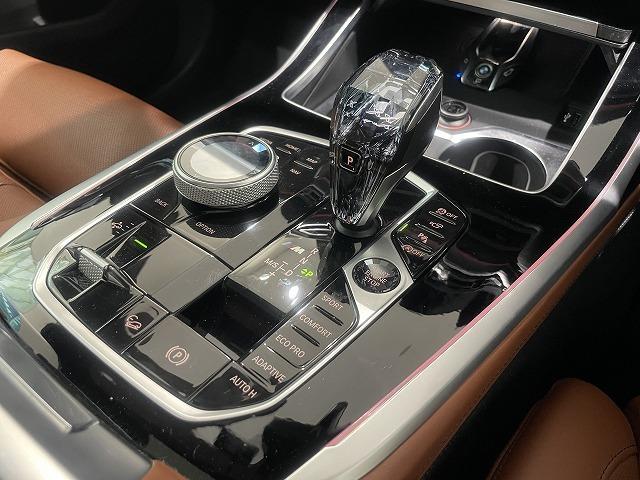 Ｘ７ Ｍ５０ｉ　ブラウンレザー電動シート　禁煙　２２インチＡＷ　ハーマンカードン　ヘッドアップディスプレイ　スカイラウンジサンルーフ　トップビューカメラ　全方位障害物センサー　パーキングアシスト　電動トランク（40枚目）