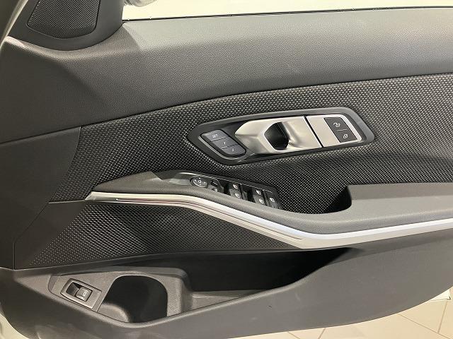 ３シリーズ ３２０ｄ　ｘＤｒｉｖｅツーリング　弊社下取り車　禁煙車　トップビューカメラ　全方位障害物センサー　シートヒーター　パーキングアシスト　ワイヤレスチャージャー　アクティブクルーズコントロール　インテリジェントセーフティ　スクリーンミラー（44枚目）