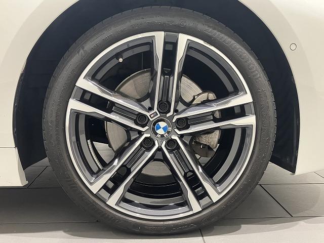１シリーズ １１８ｄ　Ｍスポーツ　エディションジョイ＋　禁煙車　１８インチアロイホイール　オートトランク　アクティブクルーズコントロール　前後障害物センサー　パーキングアシスト　後退アシスト　ワイヤレスチャージャー　オートホールド　ＬＥＤヘッドライト（14枚目）