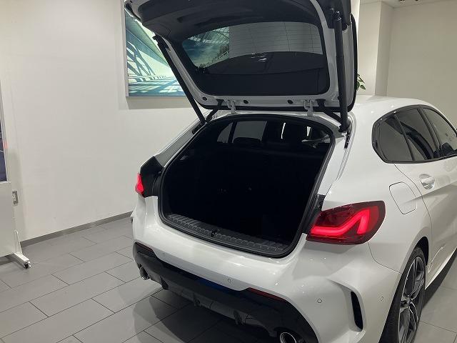 １シリーズ １１８ｄ　Ｍスポーツ　エディションジョイ＋　禁煙車　１８インチアロイホイール　オートトランク　アクティブクルーズコントロール　前後障害物センサー　パーキングアシスト　後退アシスト　ワイヤレスチャージャー　オートホールド　ＬＥＤヘッドライト（15枚目）