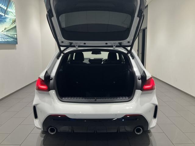 １シリーズ １１８ｄ　Ｍスポーツ　エディションジョイ＋　禁煙車　１８インチアロイホイール　オートトランク　アクティブクルーズコントロール　前後障害物センサー　パーキングアシスト　後退アシスト　ワイヤレスチャージャー　オートホールド　ＬＥＤヘッドライト（16枚目）