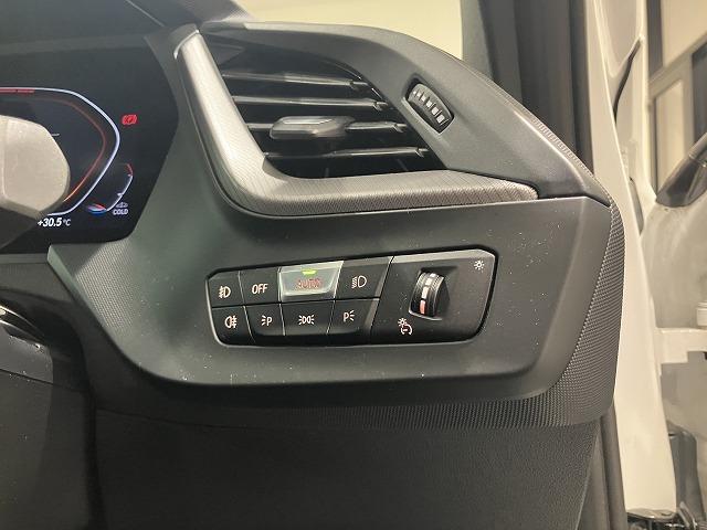 １シリーズ １１８ｄ　Ｍスポーツ　エディションジョイ＋　禁煙車　１８インチアロイホイール　オートトランク　アクティブクルーズコントロール　前後障害物センサー　パーキングアシスト　後退アシスト　ワイヤレスチャージャー　オートホールド　ＬＥＤヘッドライト（41枚目）