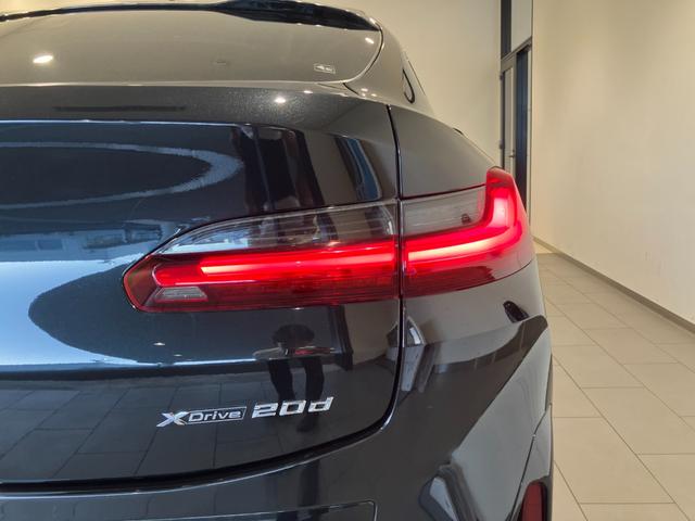 X4 xDrive 20d Mスポーツ 【正規認定中古車】【全国正規ディーラー保証付/2年・走行距離無制限】サンルーフ/LCI後期モデル/黒革電動シート/ステアリングヒーター/19インチホイール/トップビューカメラ/禁煙/アンビエントライト(16枚目)