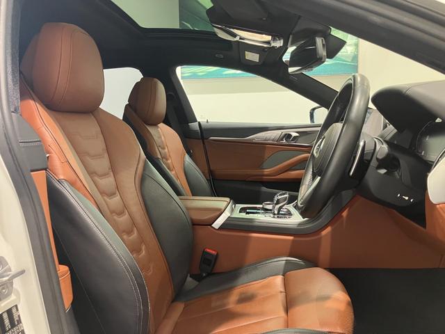 ８シリーズ ８４０ｉ　グランクーペ　Ｍスポーツ　【正規認定中古車】【全国正規ディーラー保証付／２年・走行距離無制限】サンルーフ／レーザーライト／茶革電動シート／ＨａｒｍａｎＫａｒｄｏｎ／シートクーラー／フルセグＴＶ／２０インチホイール／禁煙／（3枚目）