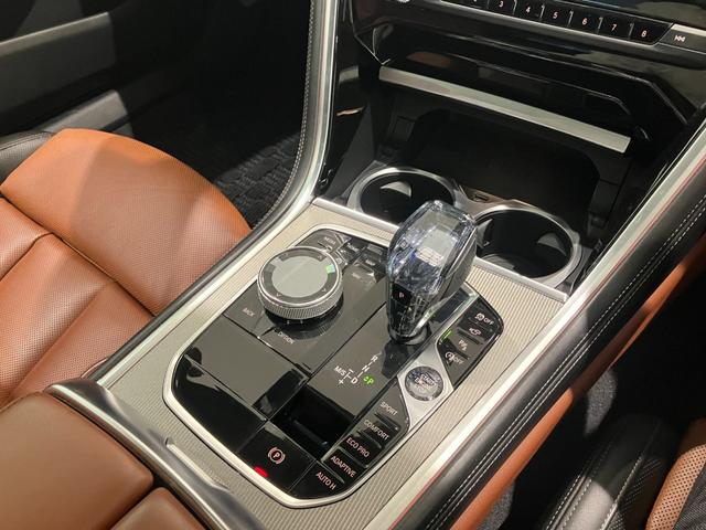 ８シリーズ ８４０ｉ　グランクーペ　Ｍスポーツ　【正規認定中古車】【全国正規ディーラー保証付／２年・走行距離無制限】サンルーフ／レーザーライト／茶革電動シート／ＨａｒｍａｎＫａｒｄｏｎ／シートクーラー／フルセグＴＶ／２０インチホイール／禁煙／（33枚目）