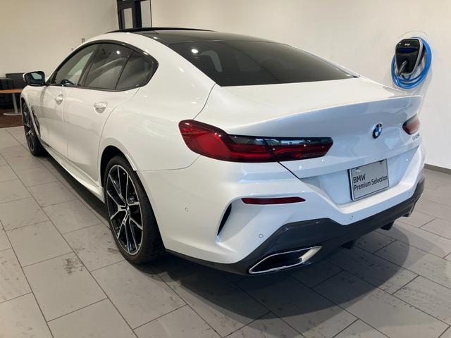 ８シリーズ ８４０ｉ　グランクーペ　Ｍスポーツ　【正規認定中古車】【全国正規ディーラー保証付／２年・走行距離無制限】サンルーフ／レーザーライト／茶革電動シート／ＨａｒｍａｎＫａｒｄｏｎ／シートクーラー／フルセグＴＶ／２０インチホイール／禁煙／（55枚目）
