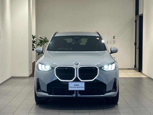 Ｘ３ ２０ｄ　ｘＤｒｉｖｅ　Ｍスポーツ　【正規認定中古車】【全国正規ディーラー保証付／２年・走行距離無制限】弊社デモカー　ＨａｒｍａｎＫａｒｄｏｎ　ドライビングアシスト　フルセグＴＶ　パーキングアシスト　アダプティブＬＥＤヘッドライト　禁煙（4枚目）