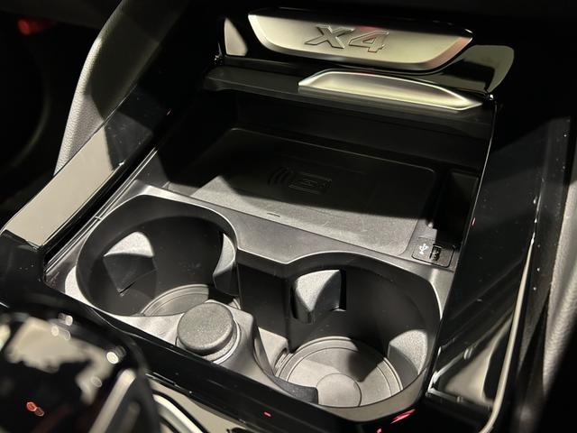 サービスにはドイツ本国と同様に教育と訓練を受け、ＢＭＷを知り尽くした「マイスター」が数多く在籍しております。３６０度に及ぶ納車前点検整備で、お客様に安心と安全をお届けいたします。