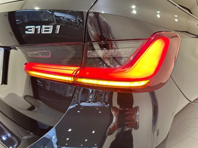 3シリーズ 318iツーリング Mスポーツ 【正規認定中古車】【全国正規ディーラー保証付/2年・走行距離無制限】(11枚目)