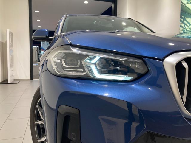 X3 xDrive 20d Mスポーツ 【正規認定中古車】【全国正規ディーラー保証付/2年・走行距離無制限】ブラックレザー電動シート ハーマンカードンスピーカー パノラマサンルーフ 禁煙車ヘッドアップディスプレイ 19インチAW 地デジTV(8枚目)