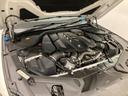 BMWのコックピットは一貫したコンセプトに基づいて設計されています。ドライバーが常に前方に集中できる運転環境を追求しあらゆるスイッチが最も扱いやすい位置に配置されております。