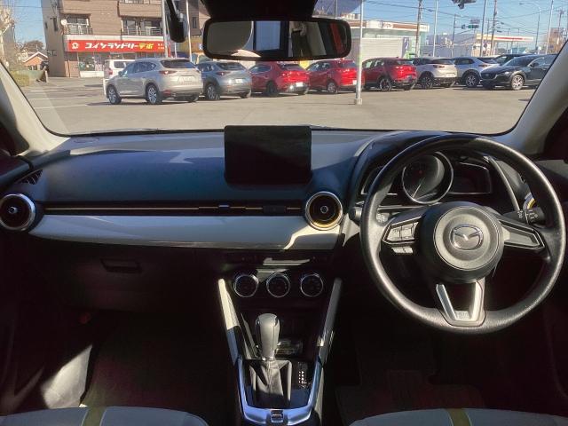 ＭＡＺＤＡ２ １．５　１５Ｓ　サンリット　シトラス　グレージュ内装　３６０°カメラ　前後ブレーキアシスト（2枚目）
